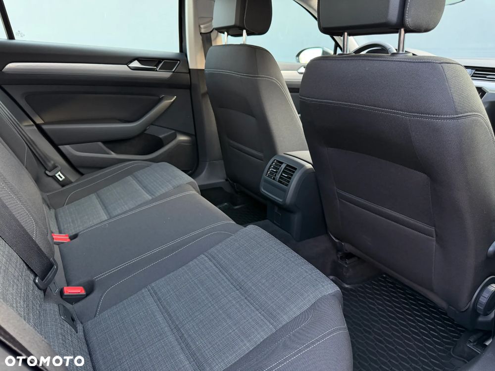 Volkswagen Passat 2.0 TSI Elegance DSG - 24