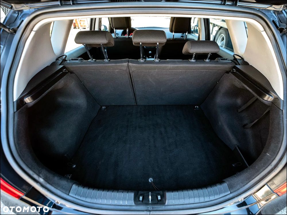 Kia Ceed - 36