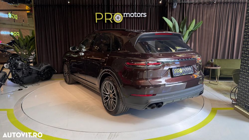 Porsche Cayenne Standard - 8