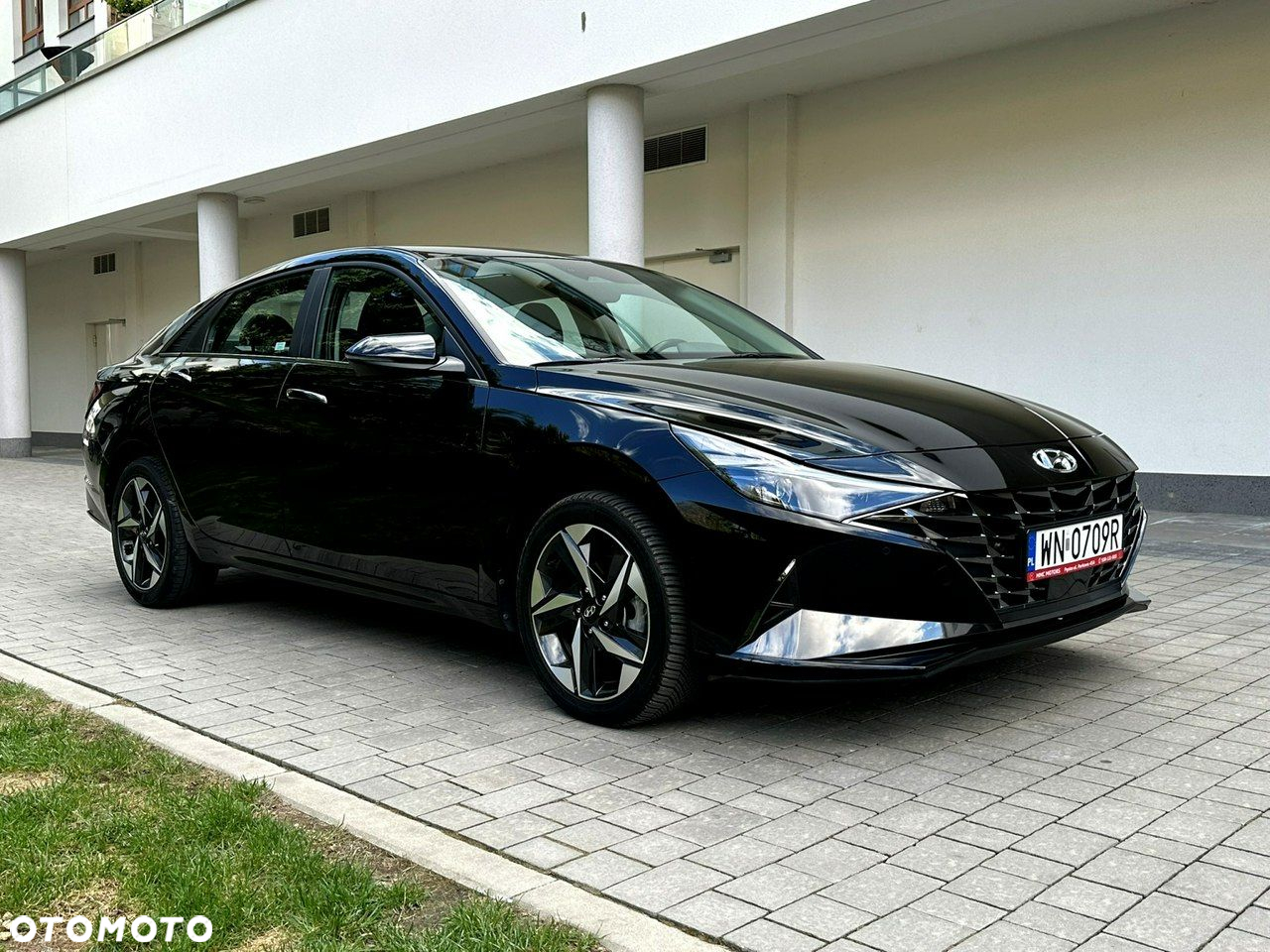Hyundai Elantra 1.6 Executive CVT - 8
