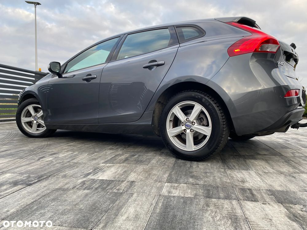 Volvo V40 T3 Momentum - 23