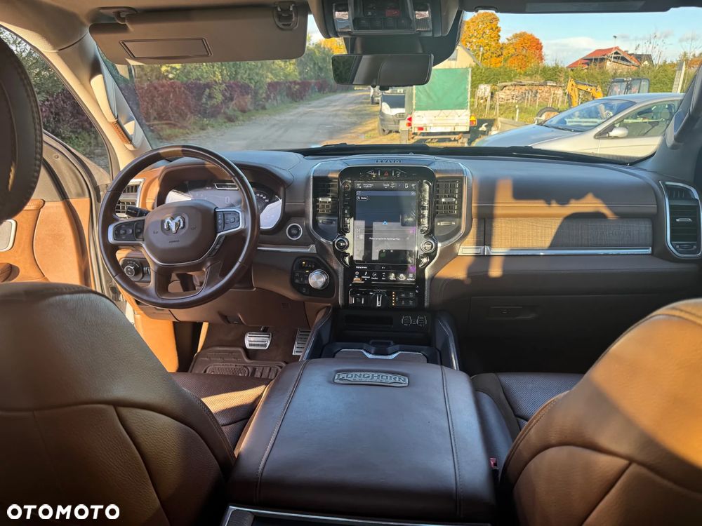 Dodge RAM 1500 5.7 4x4 - 16