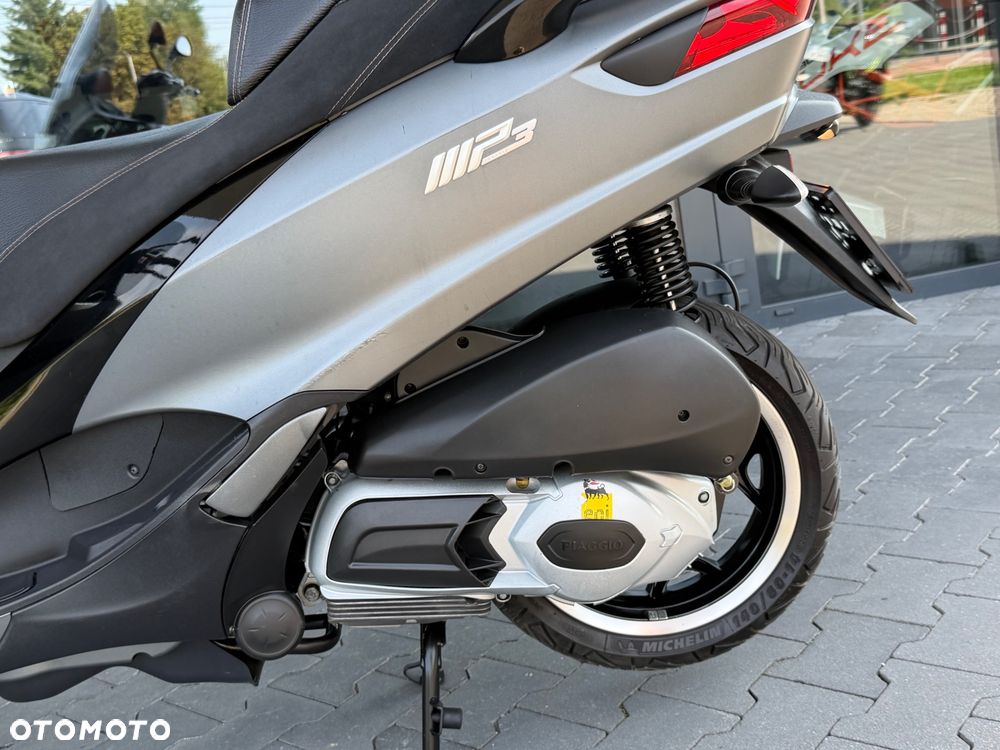 Piaggio MP-3 - 33