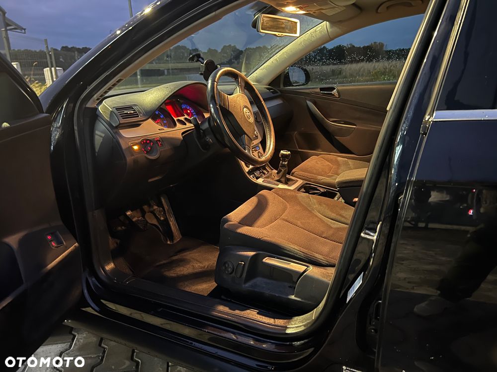 Volkswagen Passat 1.6 Comfortline - 11