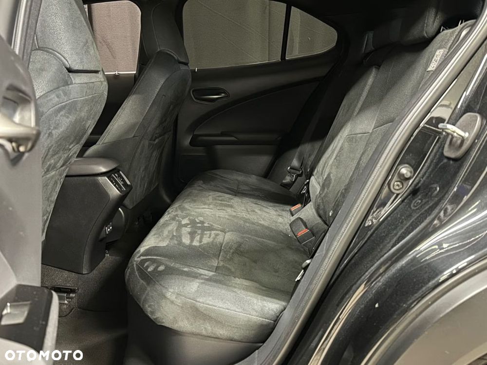Lexus UX 250h Executive Line - 33