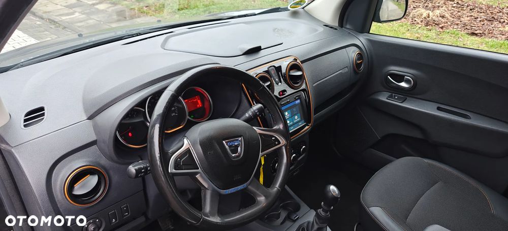 Dacia Lodgy dCi 110 Stepway Celebration - 10