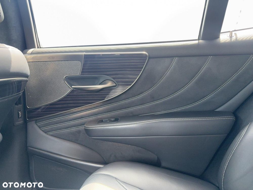 Lexus LS - 34