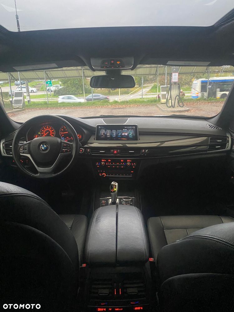 BMW X5 xDrive35i - 12