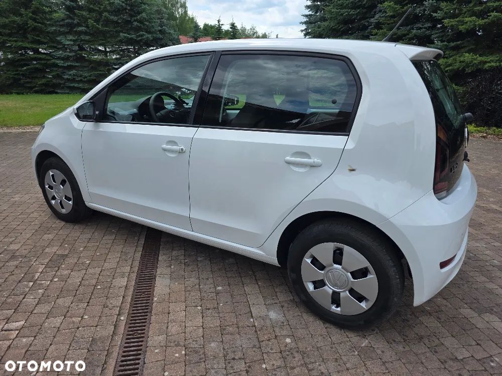 Volkswagen up! Active - 9