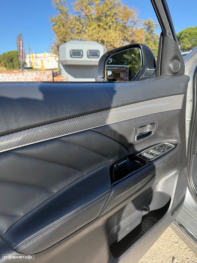 Mitsubishi Outlander 2.4 Instyle - 13