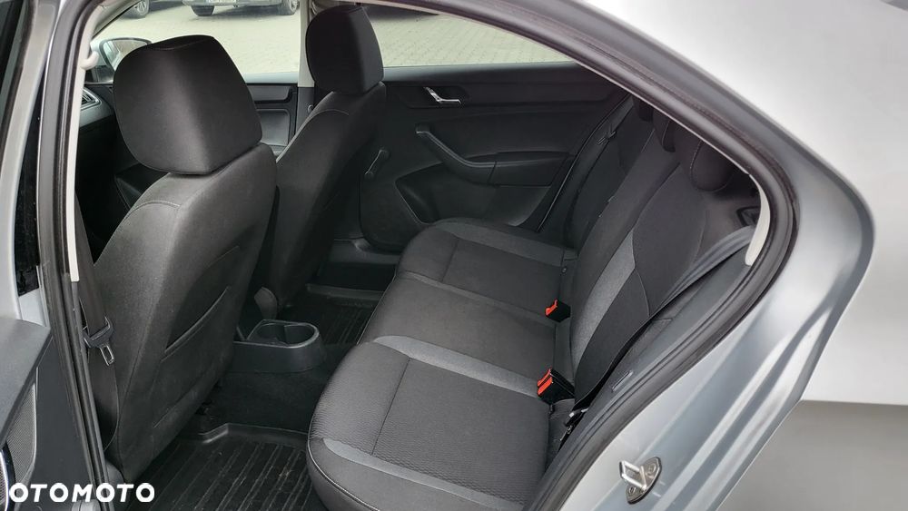 Skoda RAPID 1.6 TDI DPF Ambition - 10