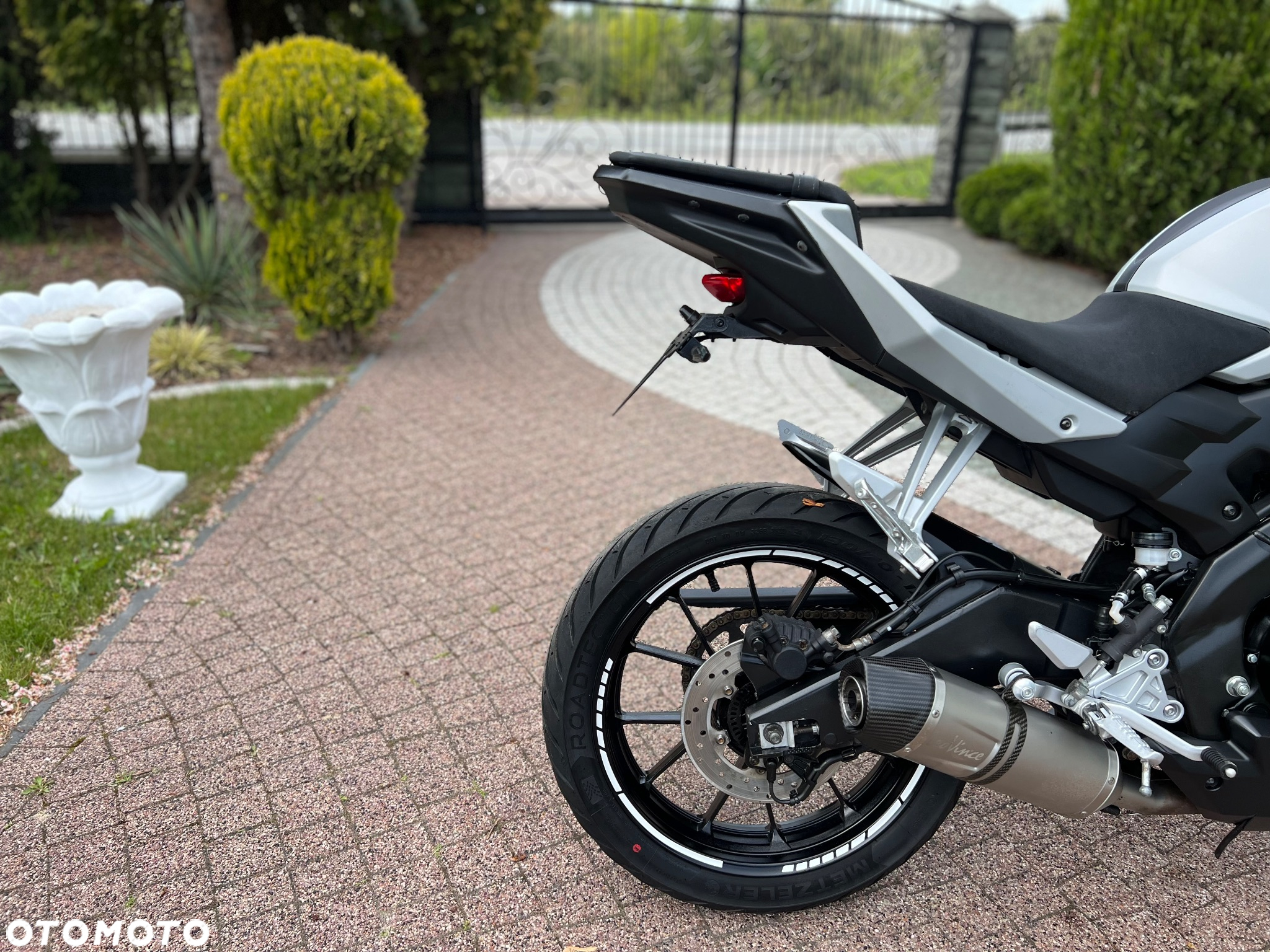 Yamaha MT - 9
