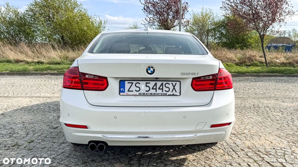 BMW Seria 3 328i Sport-Aut Luxury Line - 10