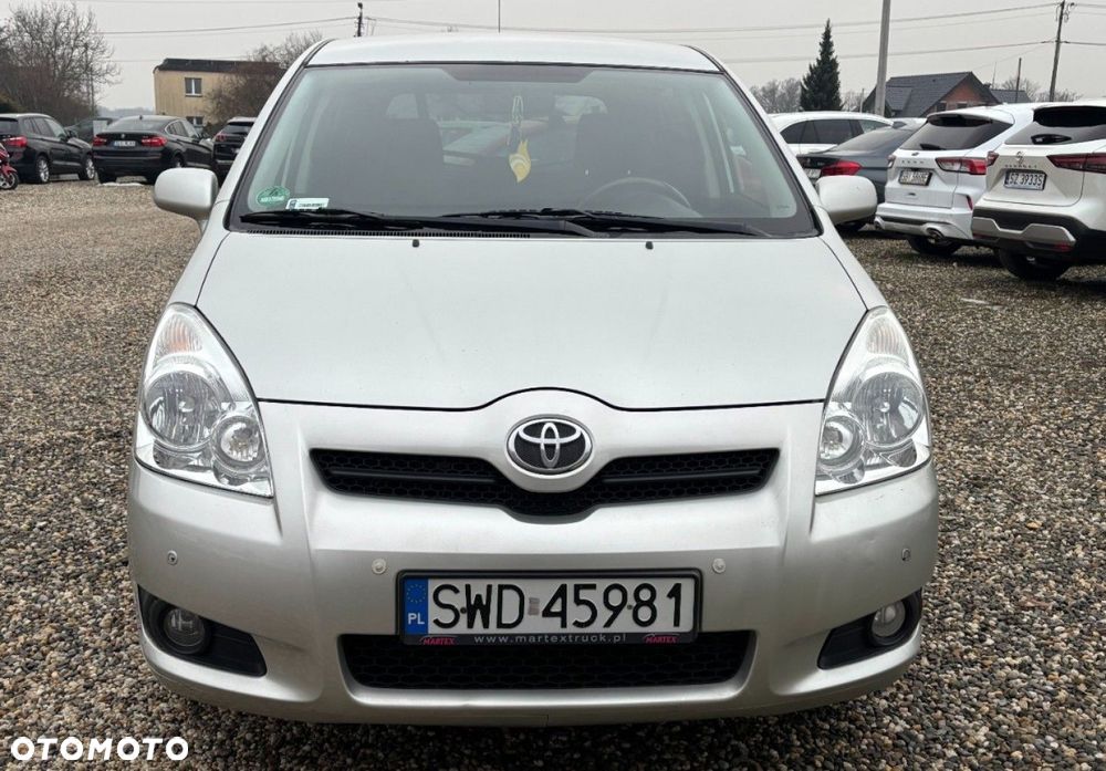 Toyota Corolla Verso - 8