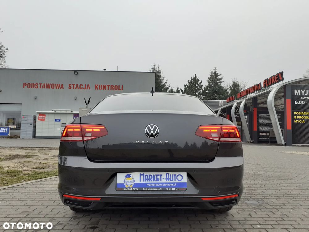 Volkswagen Passat - 4