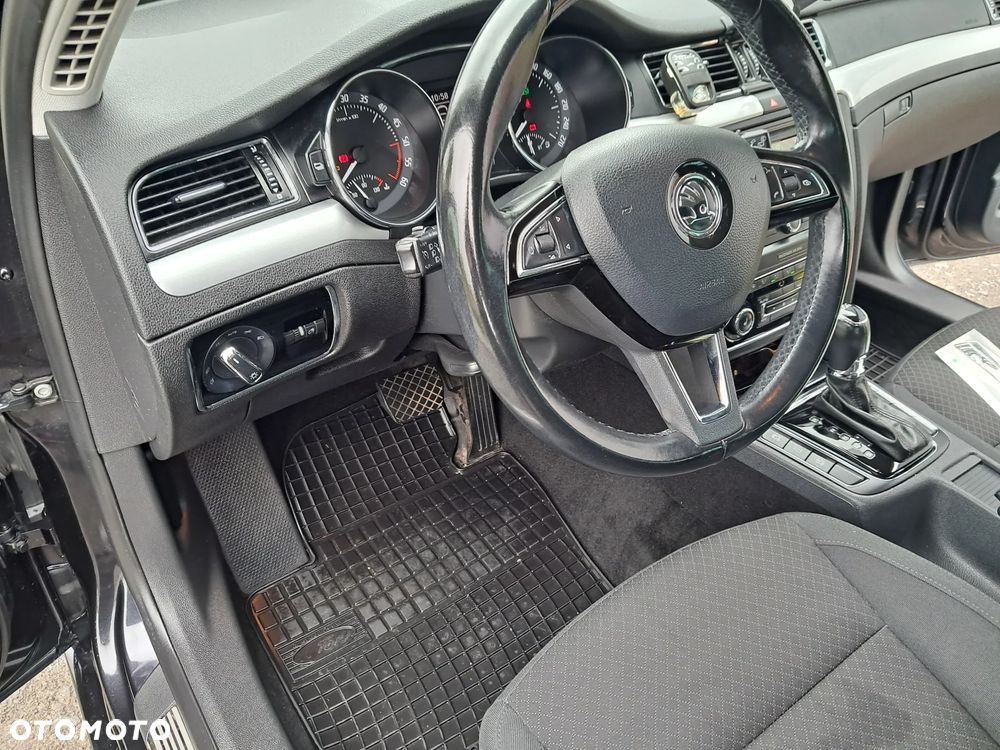 Skoda Superb 2.0 TDI DSG Comfort - 22