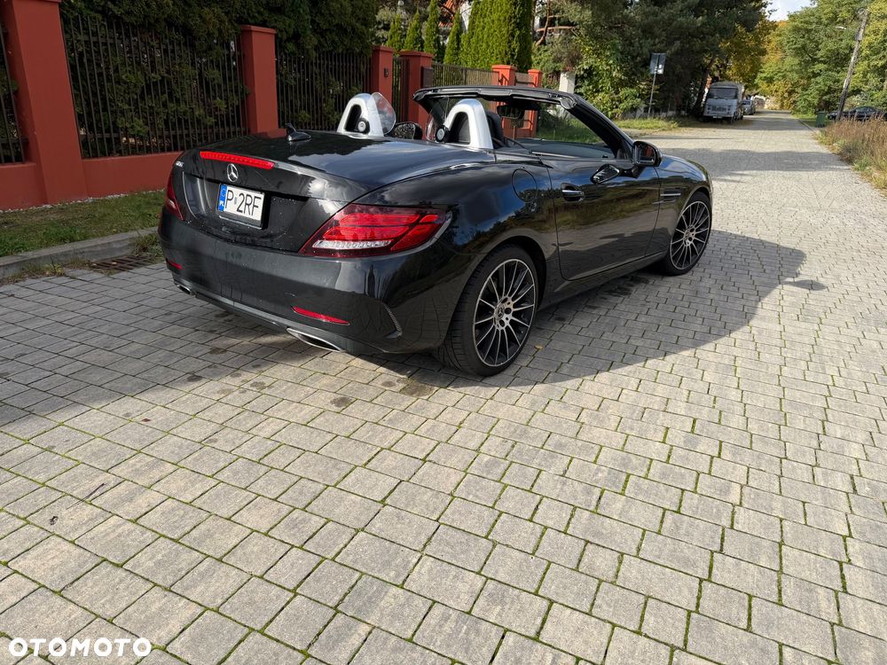 Mercedes-Benz SLC 300 9G-TRONIC - 2