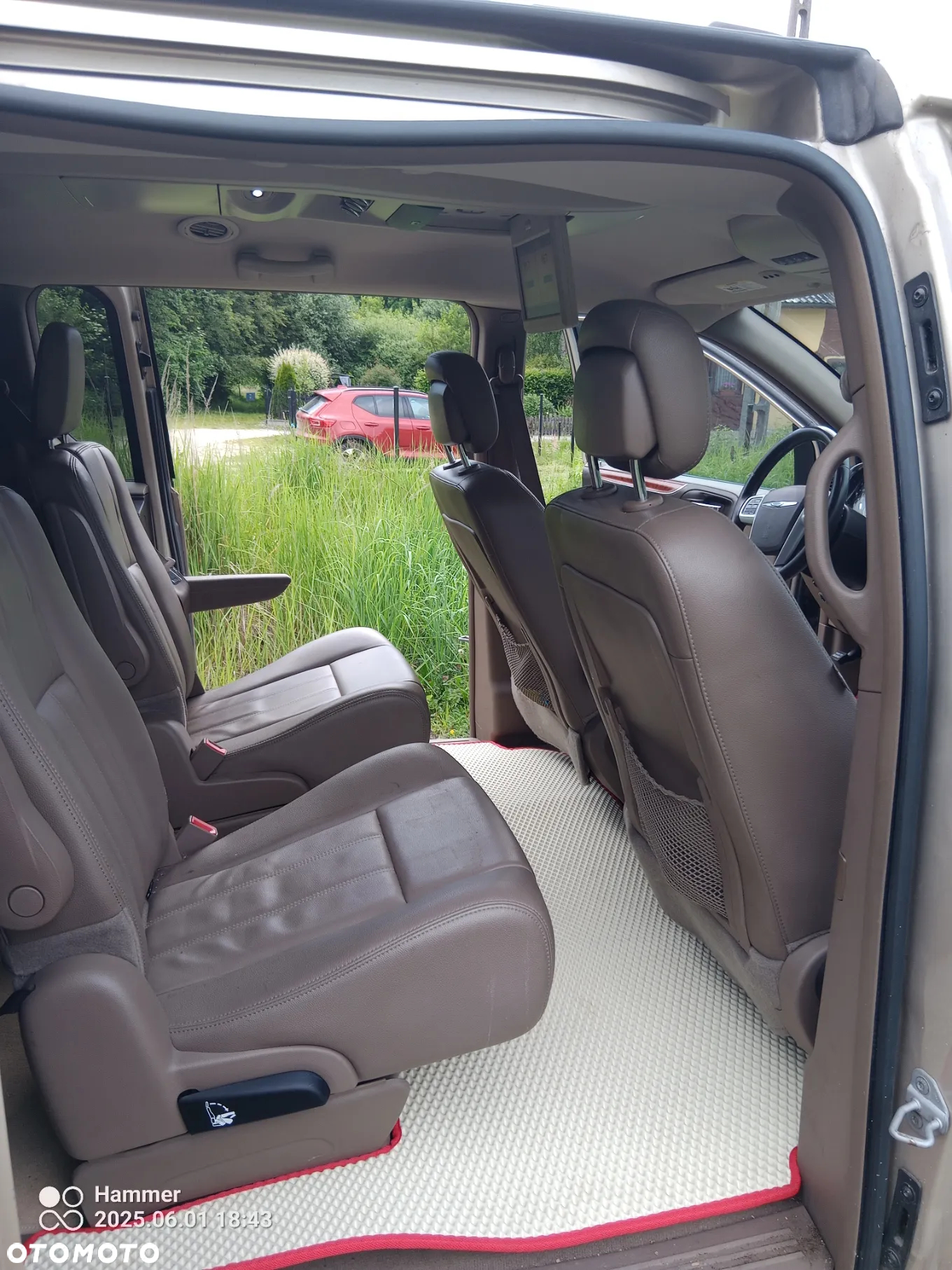 Chrysler Town & Country 3.6 Limited - 10