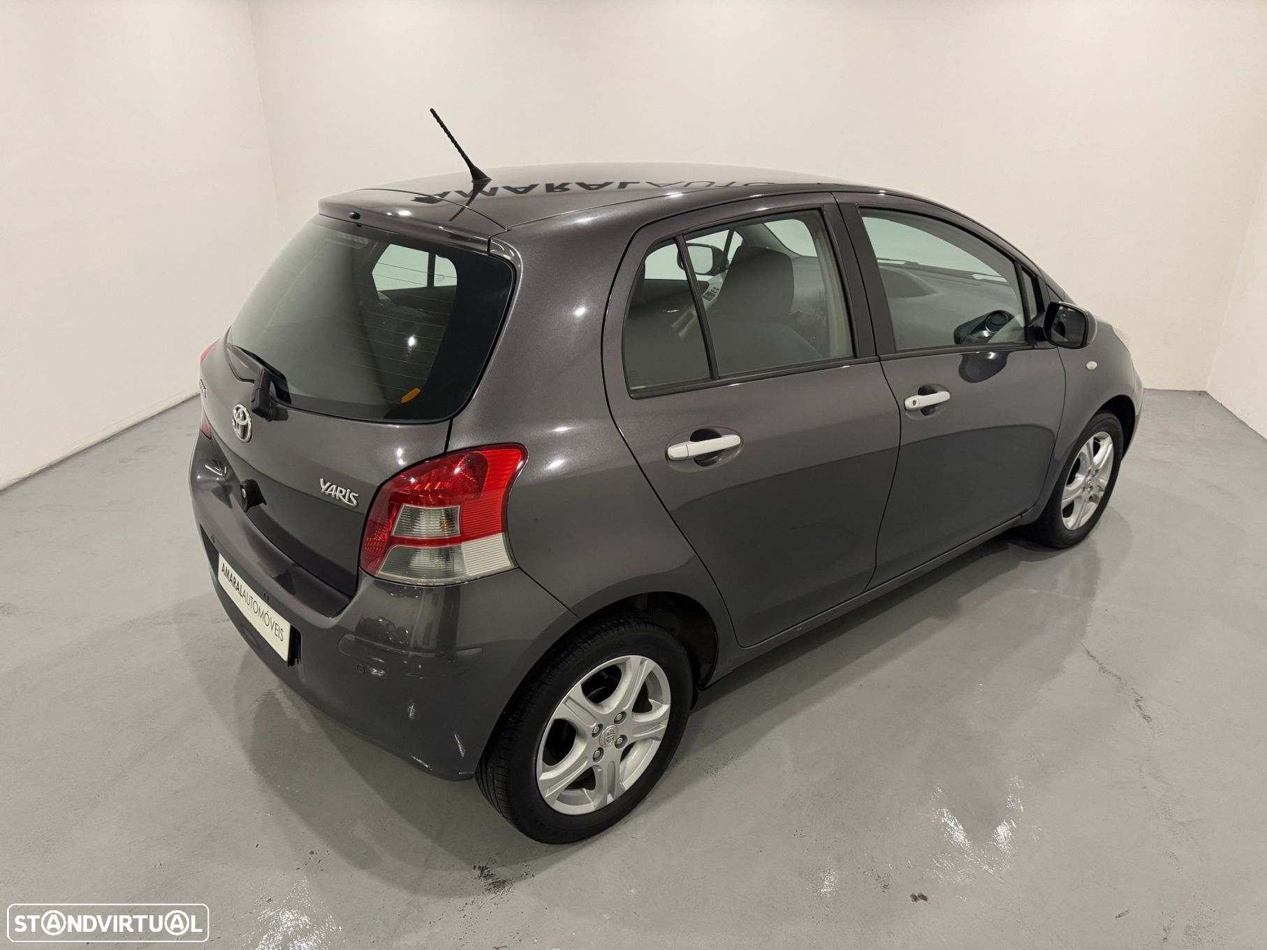 Toyota Yaris - 25
