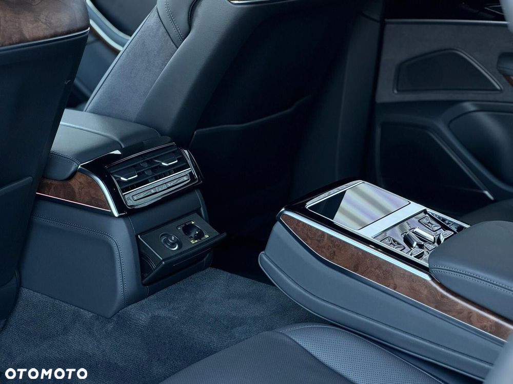 Audi A8 - 35