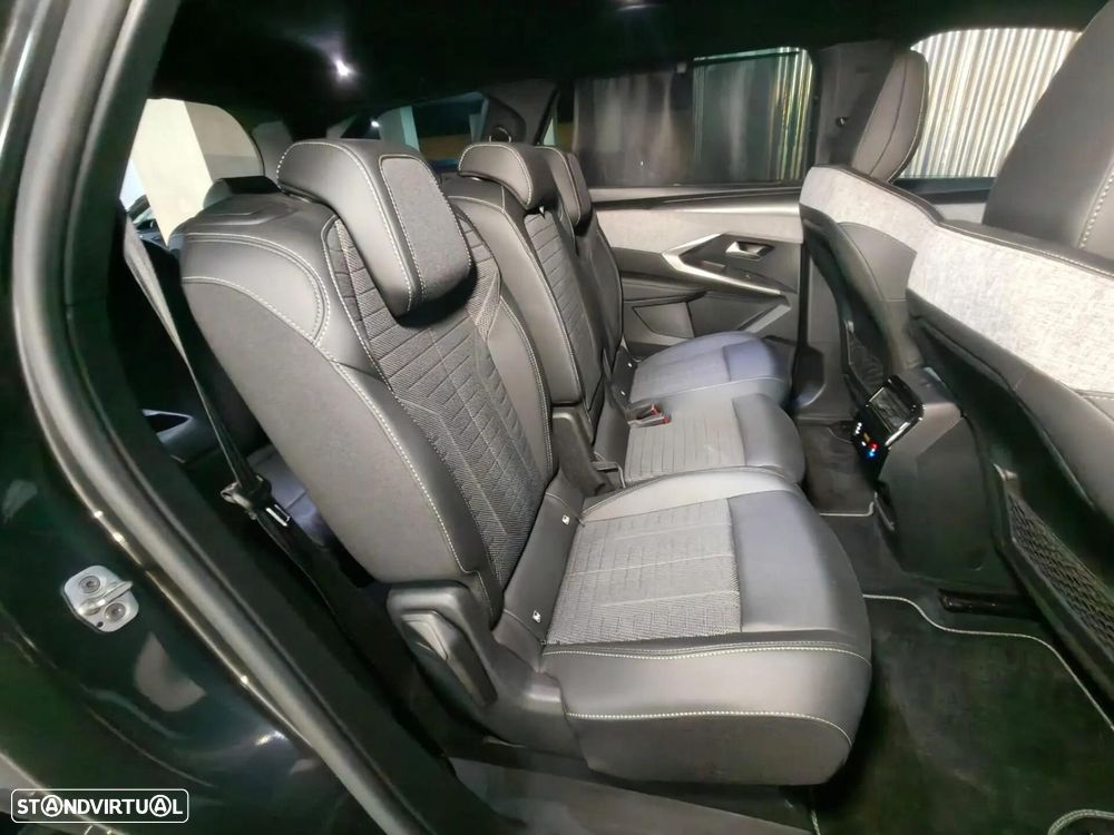 Peugeot E-5008 73 kWh GT - 29