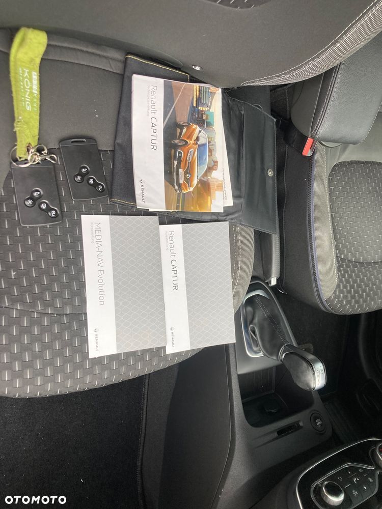 Renault Captur - 16