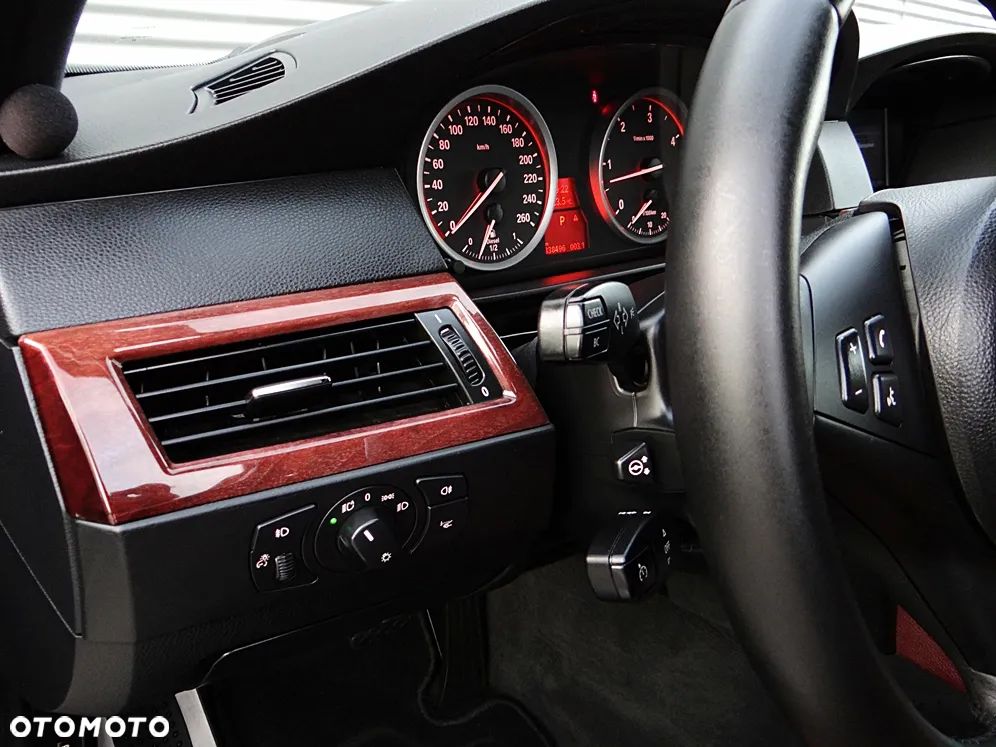 BMW Seria 5 530xd - 27