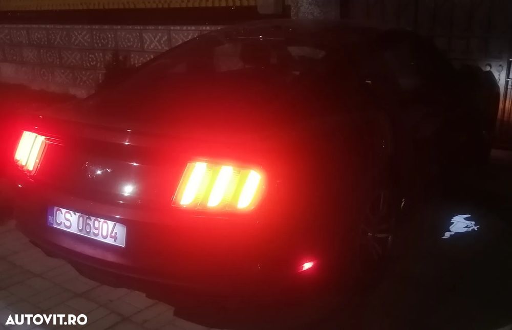Ford Mustang - 8