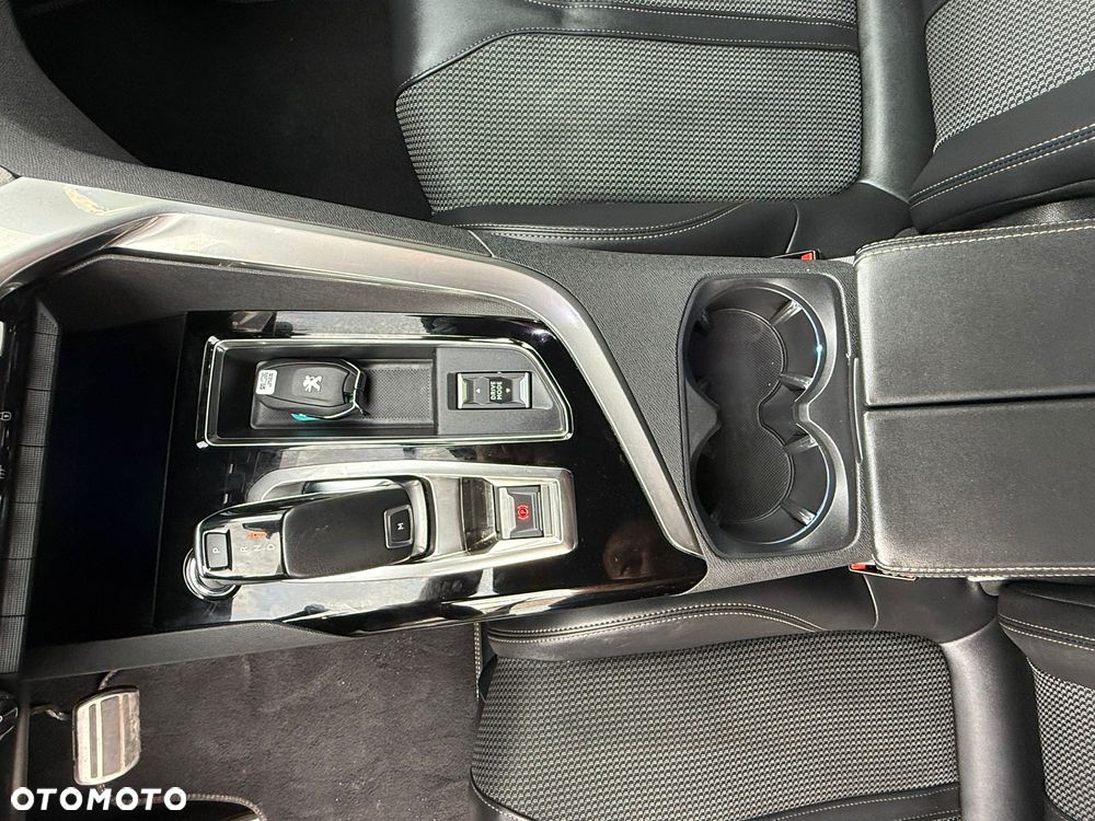 Peugeot 5008 1.5 BlueHDi GT Pack S&S EAT8 - 22