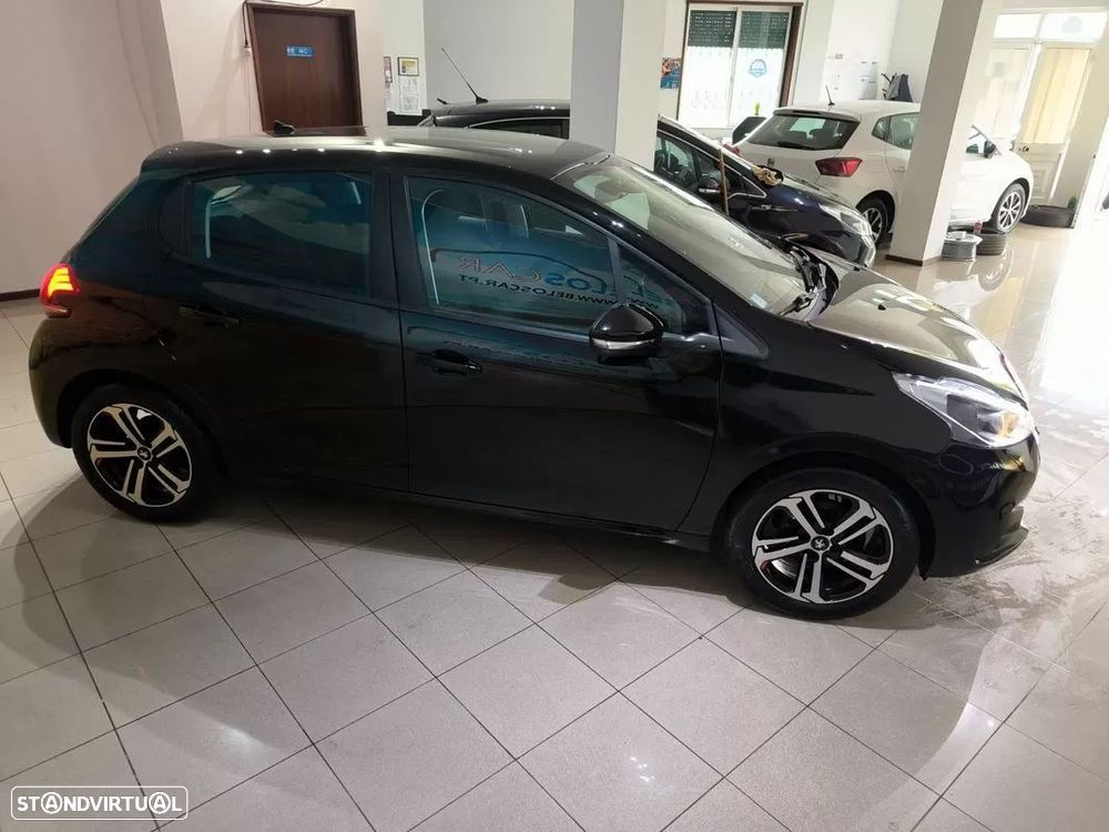 Peugeot 208 1.2 PureTech Style - 9