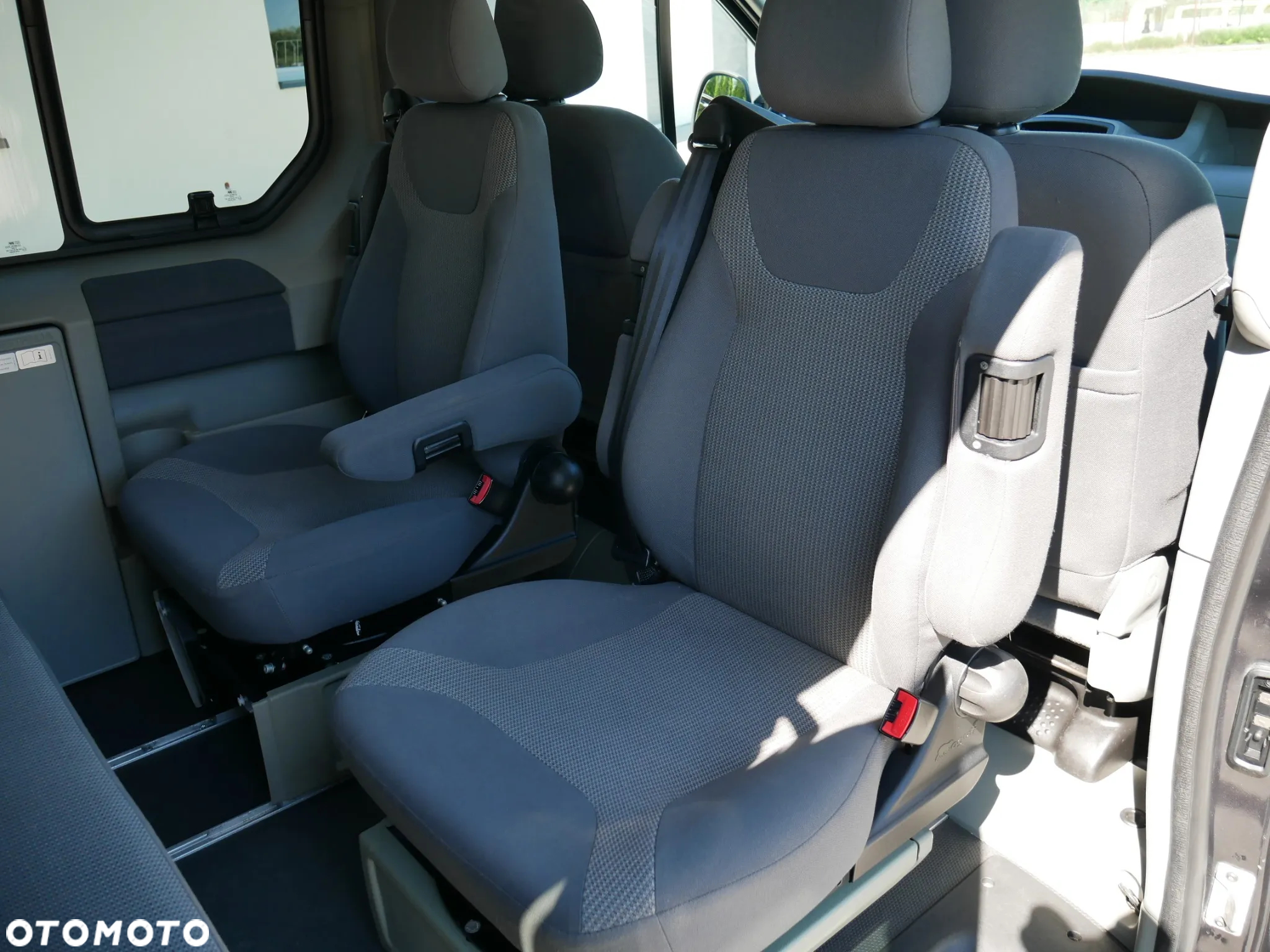Opel Vivaro - 25