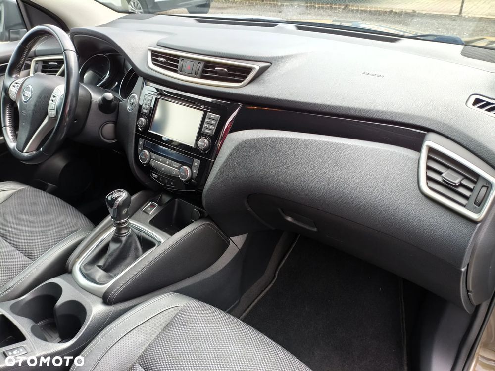Nissan Qashqai 1.2 DIG-T TEKNA+ - 25