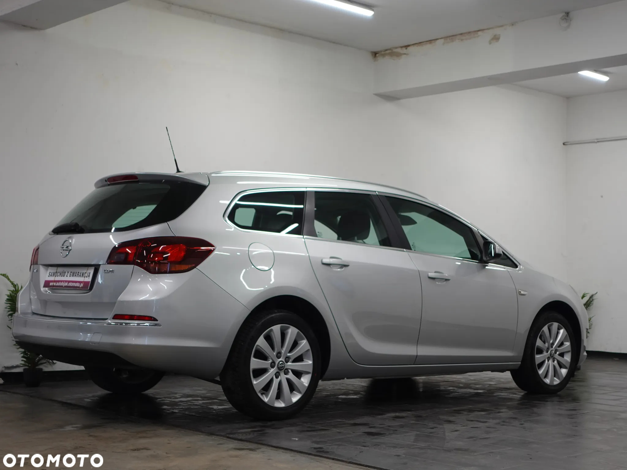 Opel Astra IV 1.6 CDTI Cosmo - 10