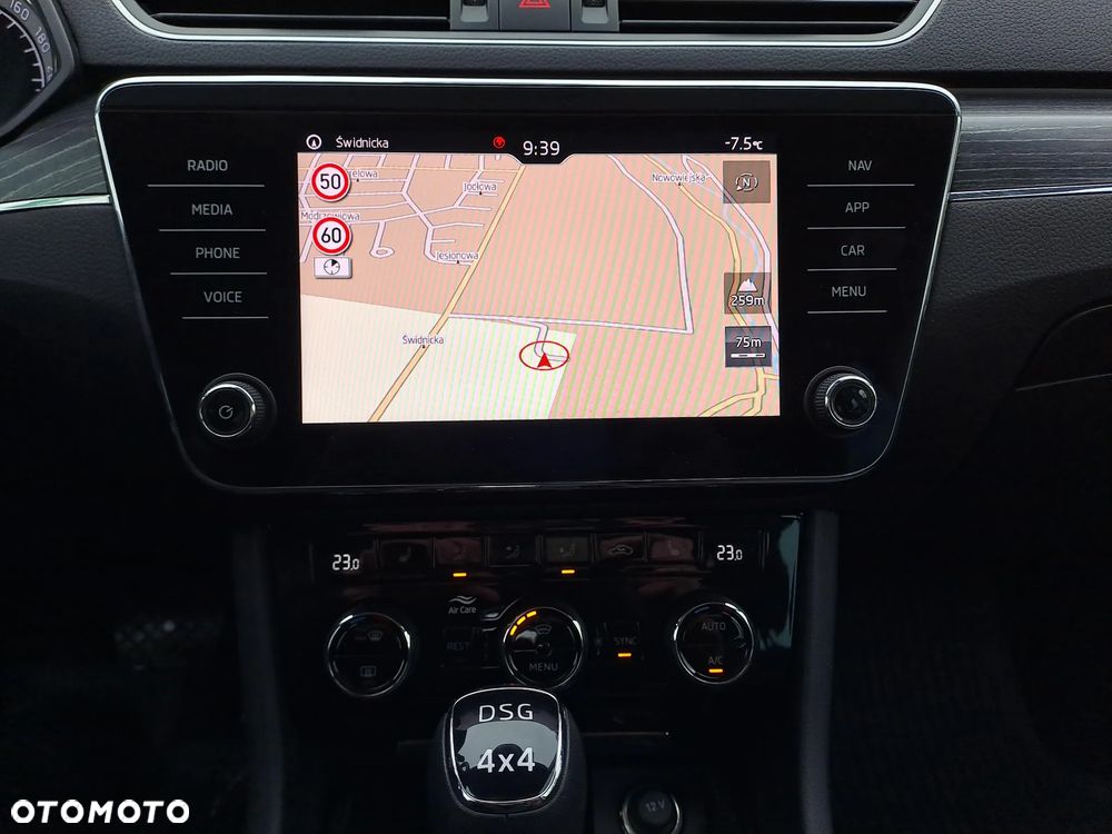 Skoda Superb 2.0 TDI SCR 4x4 Style DSG - 22