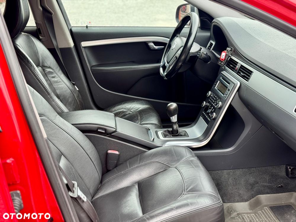 Volvo V70 2.5T R-Design Summum - 32