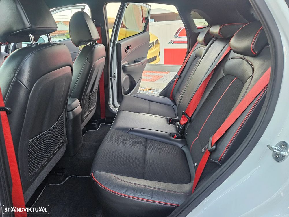 Hyundai Kauai 1.0 T-GDi Premium Pele/Tec.Vermelho - 19