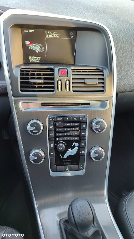 Volvo XC 60 D3 Edition Pro - 24