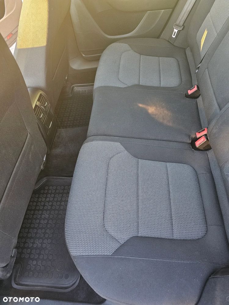 Volkswagen Passat 2.0 TDI BlueMotion Technology Comfortline - 14