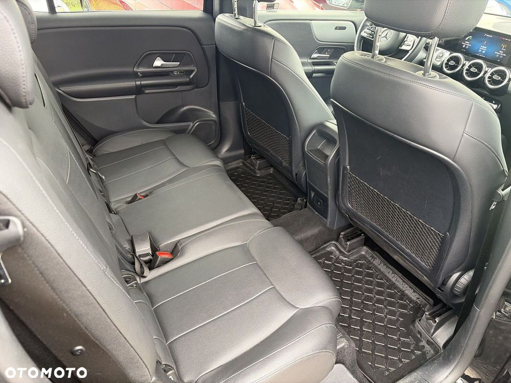 Mercedes-Benz GLB - 15