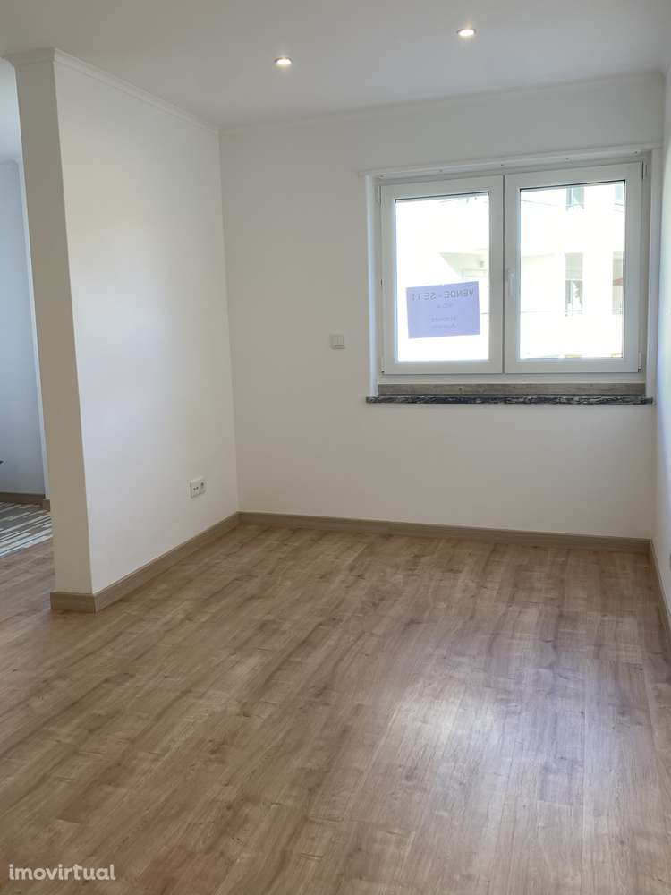 T1 Remodelado e Totalmente Equipado no Junqueiro, Parede - Grande imagem: 3/10