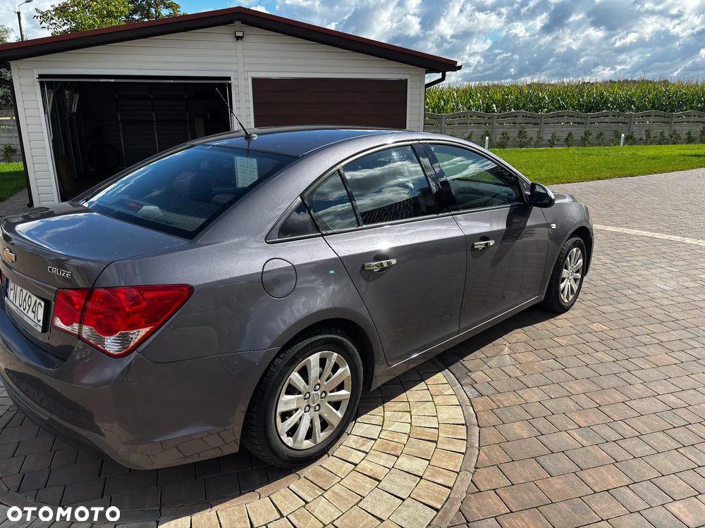 Chevrolet Cruze 1.6 LS - 6