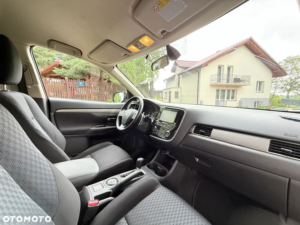 Mitsubishi Outlander 2.0 Intense + - 29