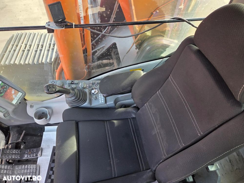 Hitachi ZX350, 2018, 8.061h, cupa noua, Masa operationala 35,6t, Inst hidr pe picon pe brate, inst hidr rotire, gresare automata, senile 90% ok, 3 pompe hidr HITACHI, produs in JAPONIA, Isuzu 282CP, Ad sapare 7,5m, ridica 22t, STARE F BUNA-PROMOTIE 89.900EUR - 7