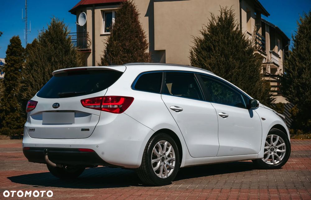 Kia Ceed 1.4 L - 12