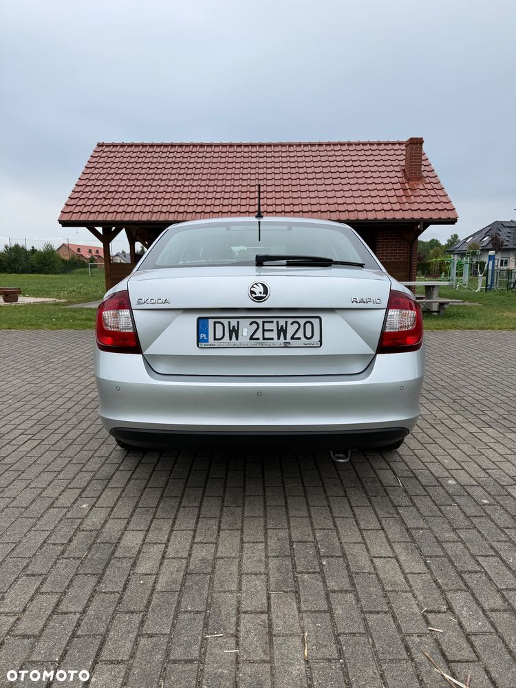 Skoda RAPID - 10
