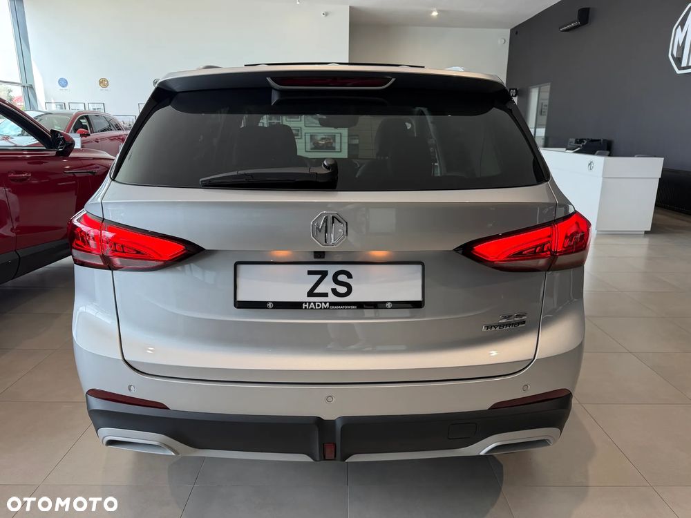 MG ZS Hybrid+ - 4