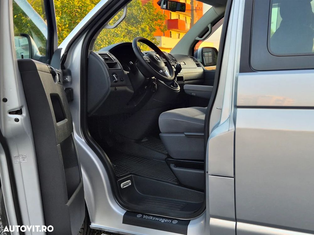 Volkswagen Caravelle - 8