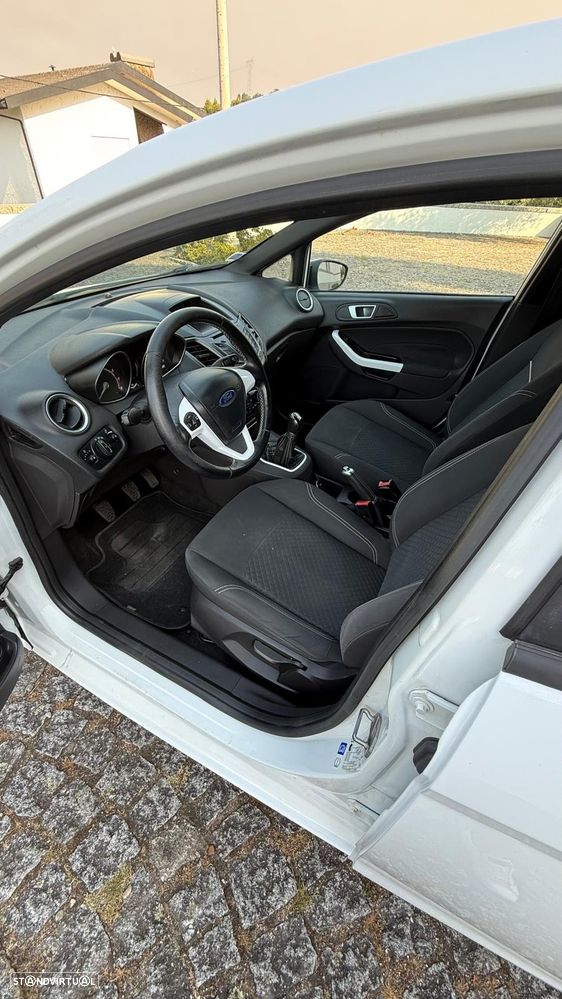 Ford Fiesta 1.0 T EcoBoost Titanium - 18