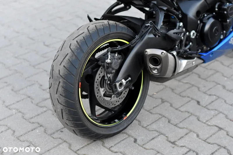 Suzuki GSX 1000 - 14