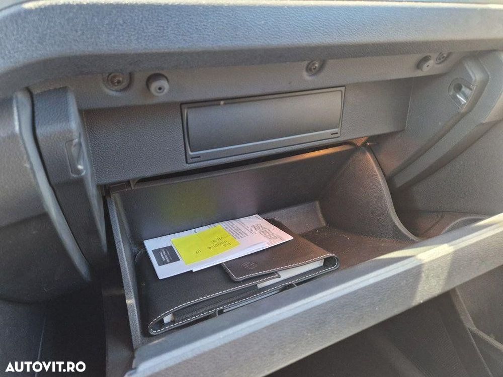 Volkswagen T-Roc 2.0 TDI SCR DSG Style - 12